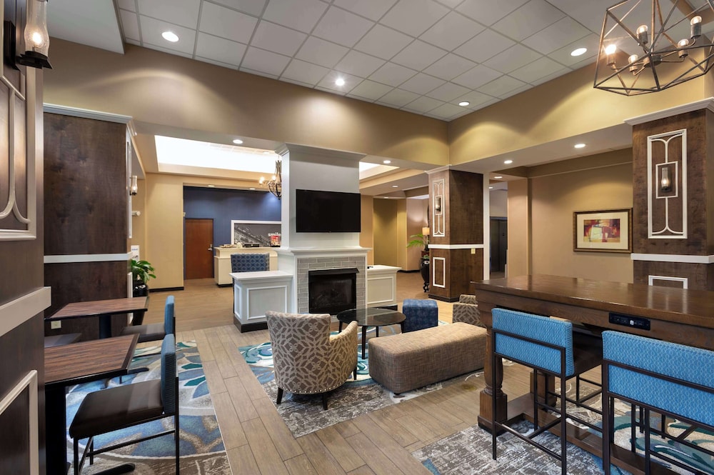 Hampton Inn Charlotte Belmont at Montcross - photo 26