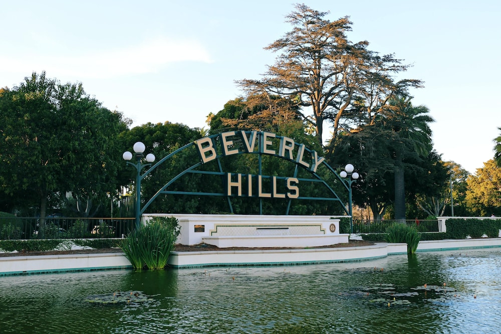 Montrose at Beverly Hills - photo 65