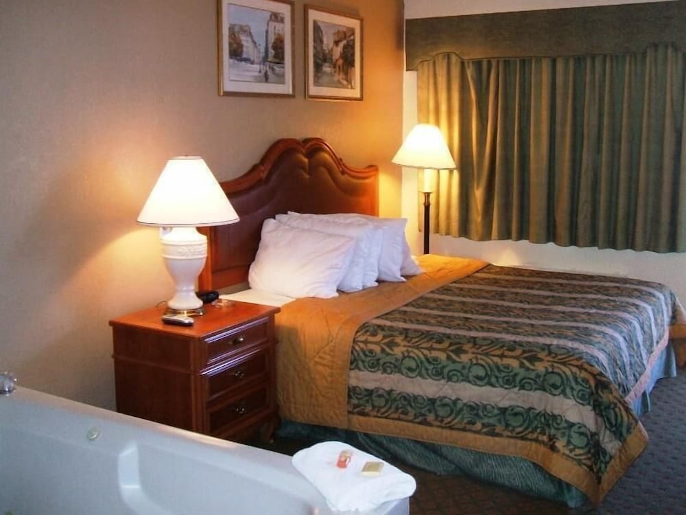 A Victory Hotel Southfield - photo 15