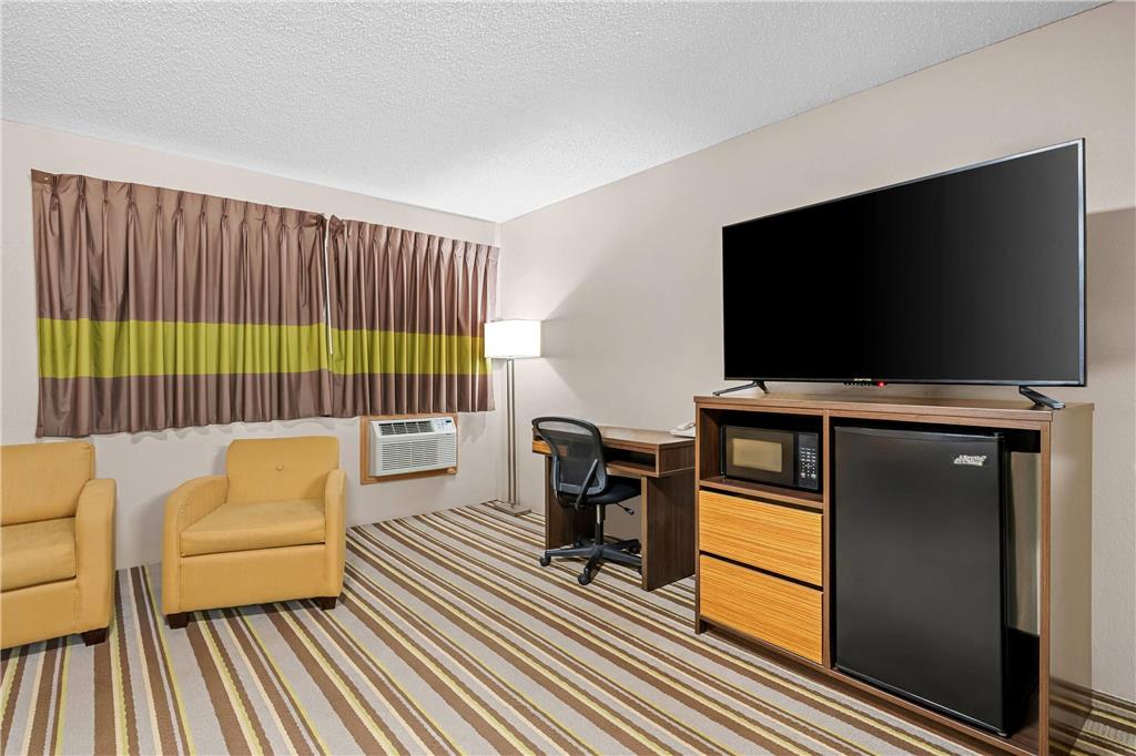 Super 8 by Wyndham Blue Earth - photo 27