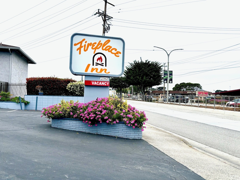 Monterey Fireplace Inn - photo 27