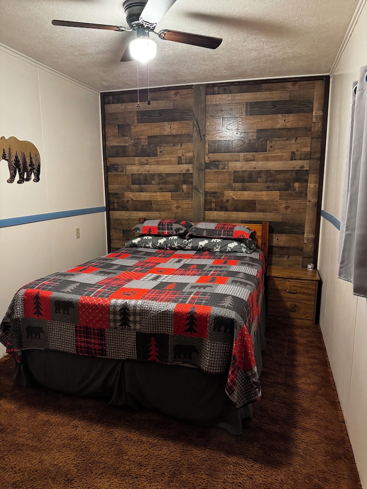 Bear Paw Lodge & Vacation Homes - photo 15