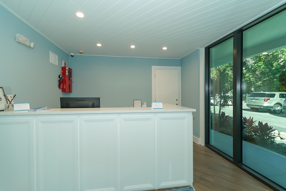 Anna Maria Beach Resort - photo 2