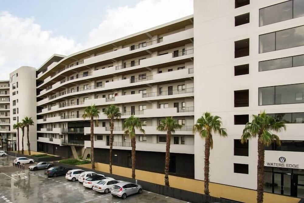 Waters Edge 511