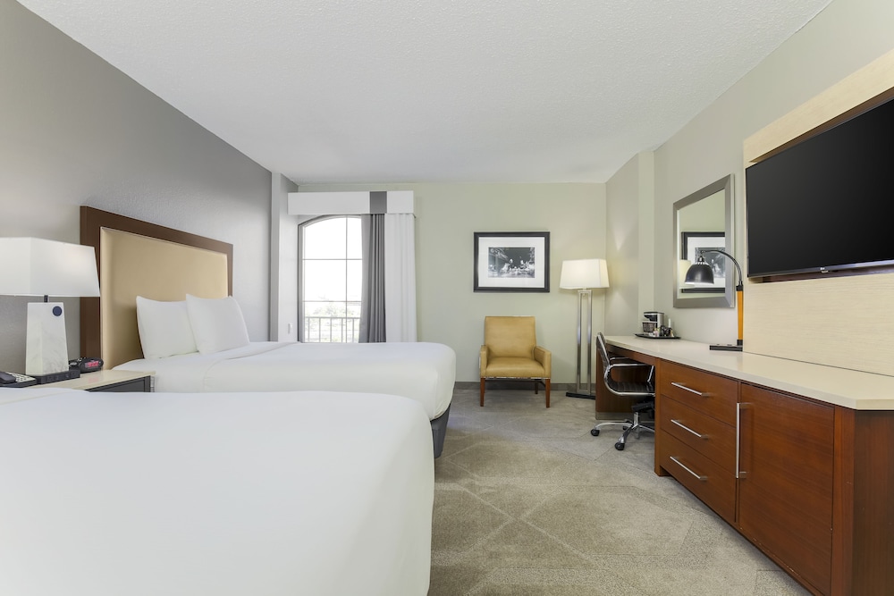 DoubleTree by Hilton Austin University Area - photo 16