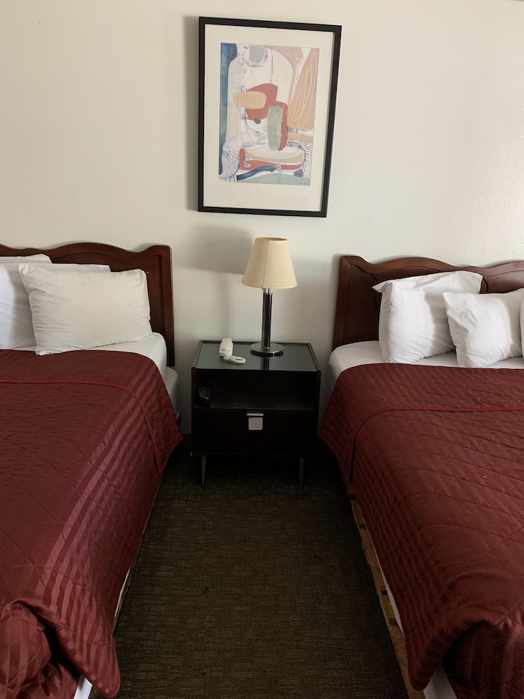 Smokey Point Motor Inn - photo 57