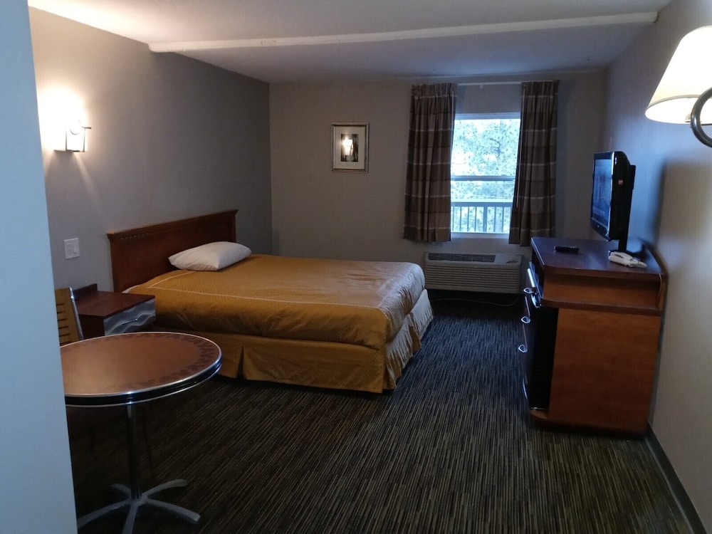 Peachtree Inn & suites - photo 39