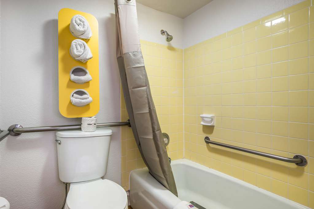Motel 6 Madison WI East - photo 21