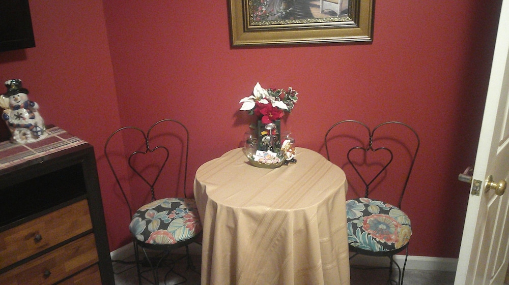 Lil Black Bear Inn - photo 55