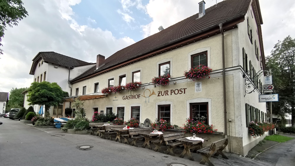Gasthof zur Post pet-friendly hotel Raisting