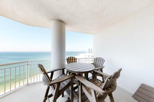 Palacio Unit 1102 - carbon neutral hotel in Pensacola