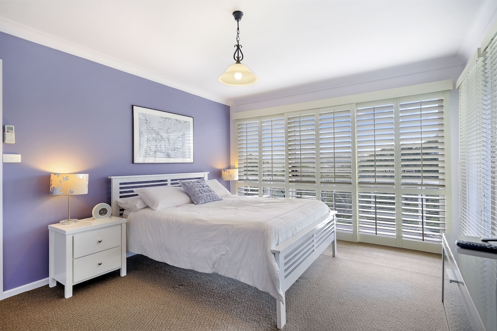 Valley View Bed and Breakfast — 5-Star Luxury Hotel in Newcastle, Australia