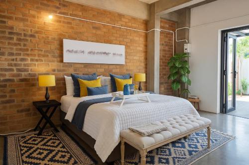 Luxury Apartment Pool Facing 328 — 4-Star Luxury Hotel in Johannesburg, South Africa