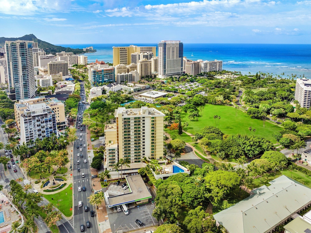 Luana Waikiki Hotel & Suites - photo 185