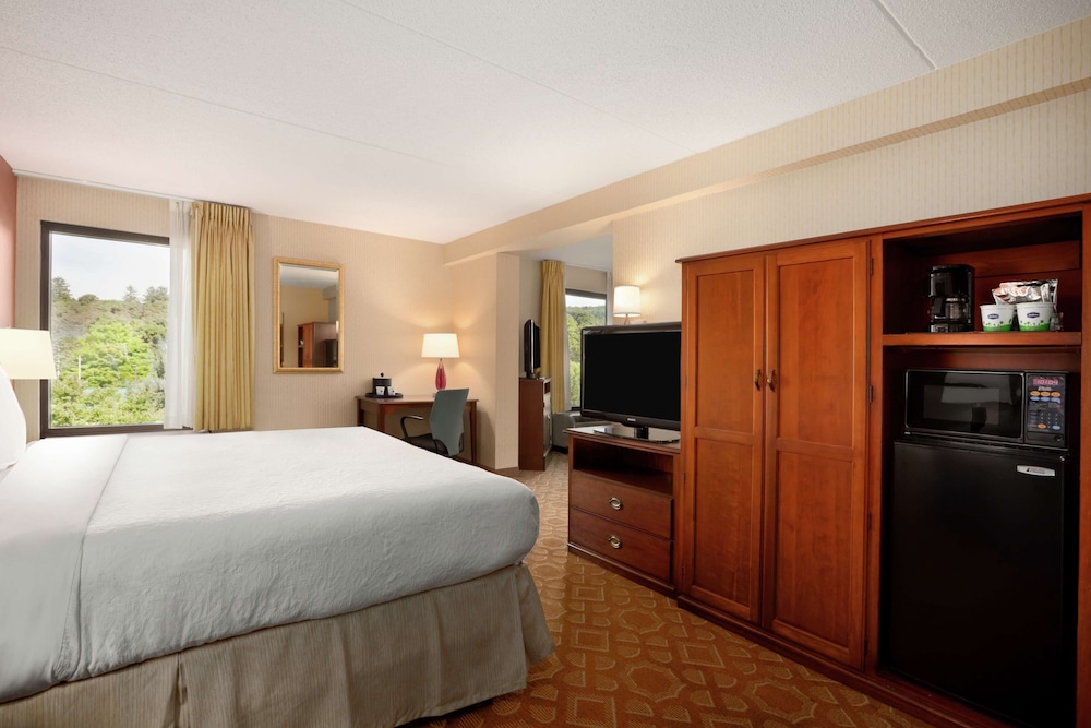 Hampton Inn by Hilton York - photo 11