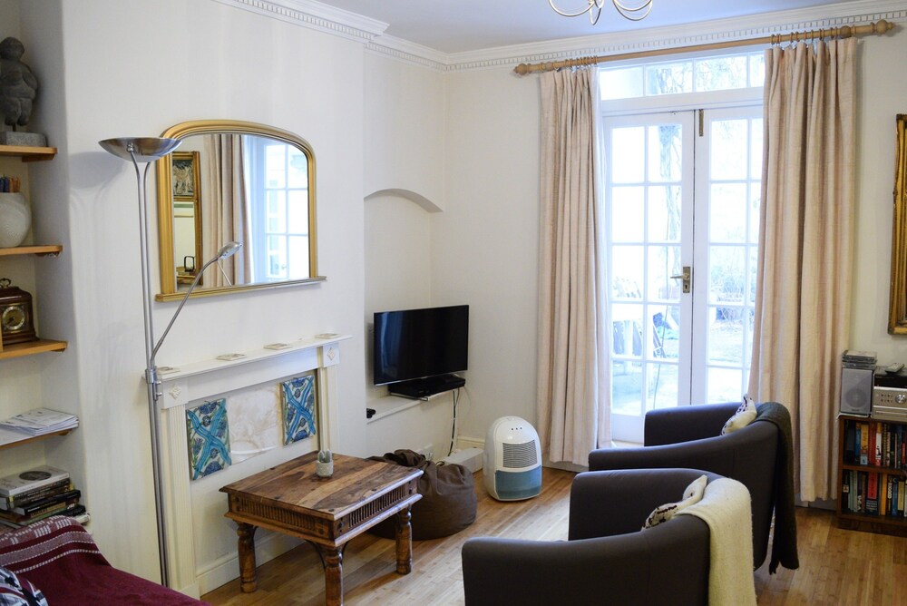 Classic Two Bedroom Apartment Pimlico — 4-Star Luxury Hotel in London, United Kingdom