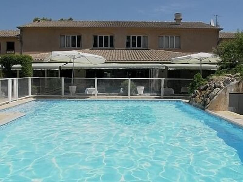 Logis Hostellerie De L'Abbaye — hotel in Le Thoronet