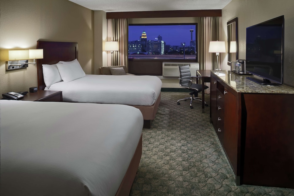 DoubleTree by Hilton San Antonio Downtown - photo 5