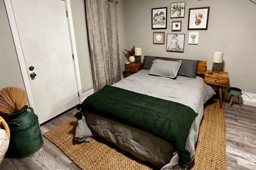 Boho Bungalow near TU DT Cherry St Expo Center in Tulsa, United States