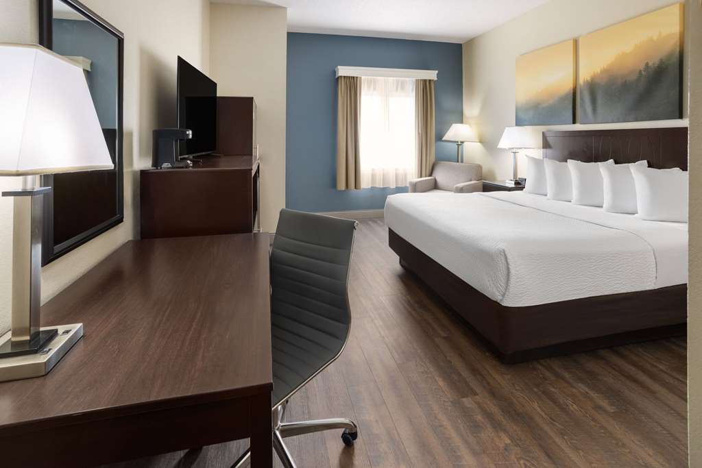 Days Inn by Wyndham Penn State - photo 4