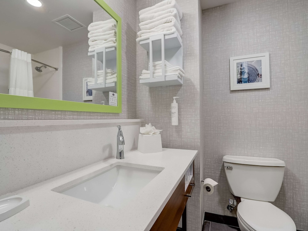 Hampton Inn and Suites by Hilton Cincinnati Midtown Rookwood - photo 34