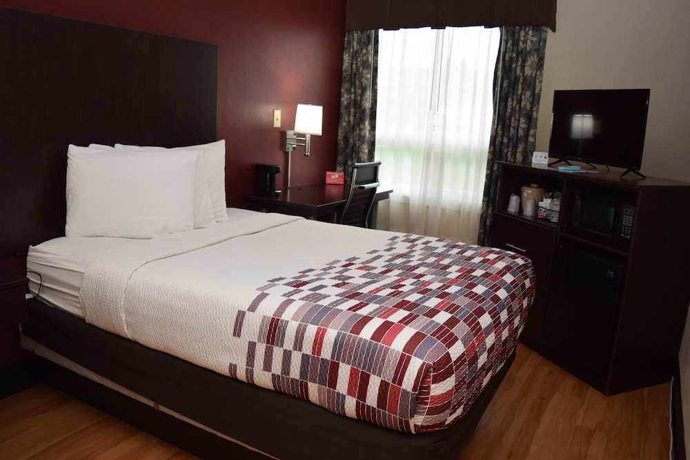 Red Roof Inn Batavia - photo 9