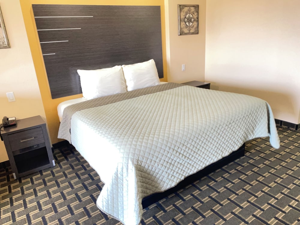 HomeGate Inn and Suites - photo 5