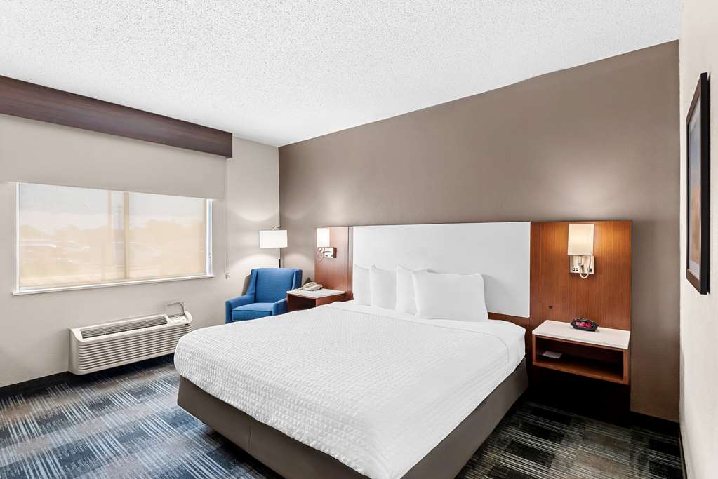 Best Western Ottumwa Inn & Suites - photo 9