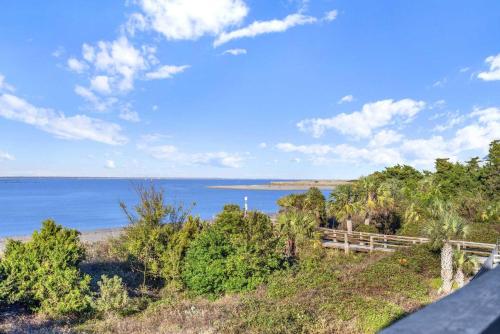 Savannah Beach & Racquet Club 211B in Tybee Island, United States