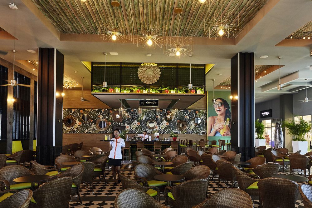 Hotel Bar