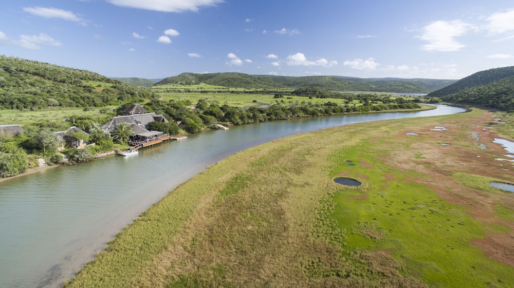 Kariega Game Reserve River Lodge — 4-Star Luxury Hotel in Port Elizabeth, South Africa