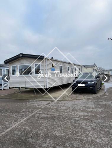 Caravan - last minute hotel in Unknown City