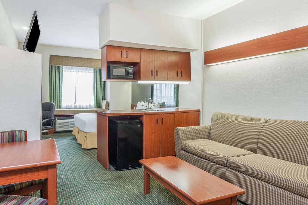 Days Inn by Wyndham near Kansas Speedway - photo 24