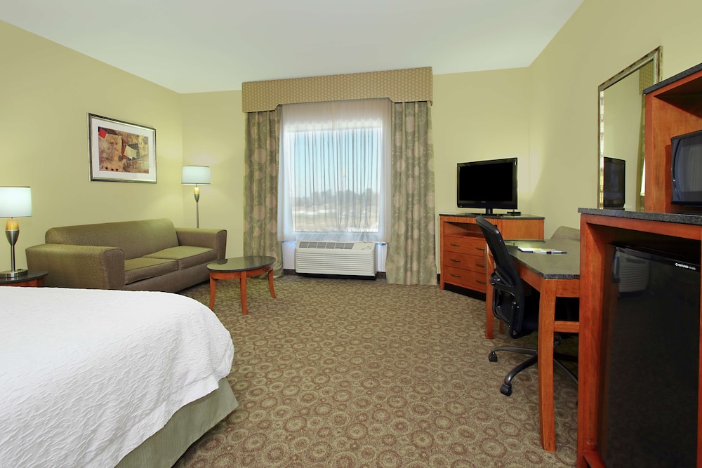Hampton Inn & Suites Buffalo - photo 23