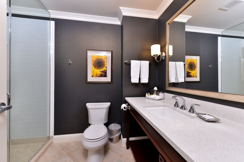 Majestic Inn & Spa - photo 32