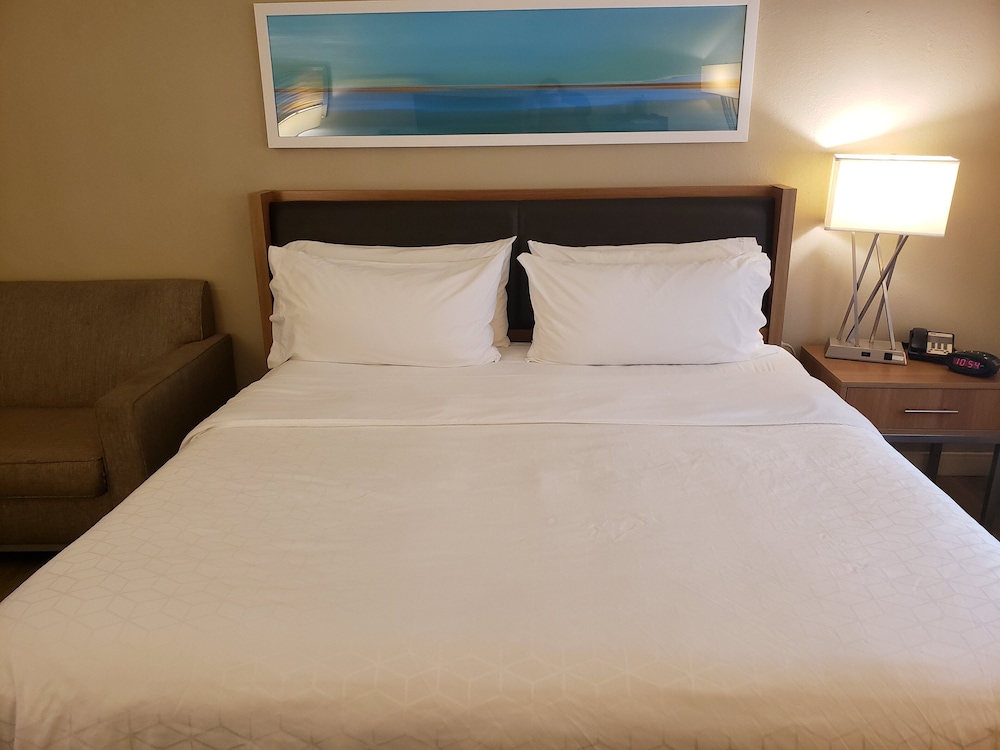 Holiday Inn Express Pittsburgh North by IHG - photo 26