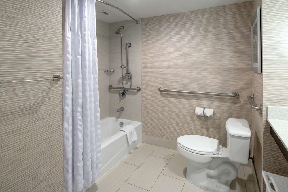 DoubleTree by Hilton Hotel Jacksonville Airport - photo 16