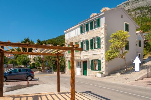 Beach Resort Apartments Podspiline — hotel in Baska Voda