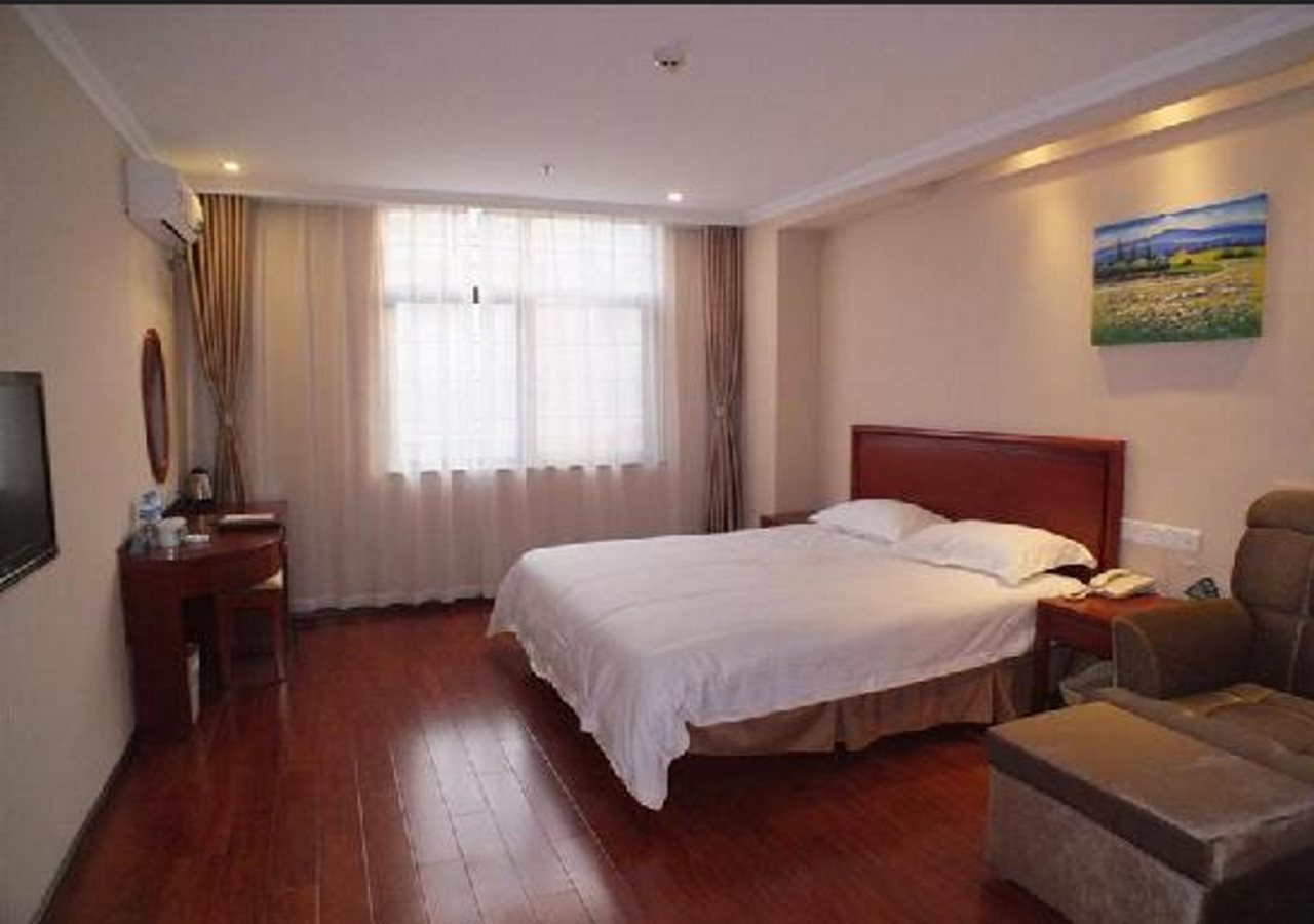 GreenTree Inn Anhui Chuzhou World Trade Plaza Longpan Express Hotel in Chuzhou, People's Republic of China