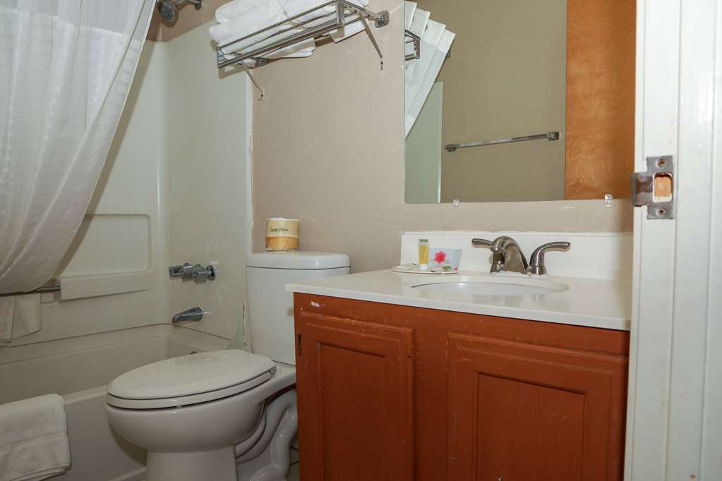 Super 8 by Wyndham Gallup - photo 22