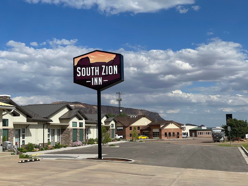 South Zion Inn & Suites - photo 42