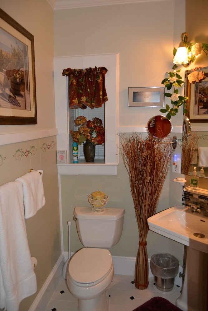 Boathouse Waterfront Lodging - photo 19