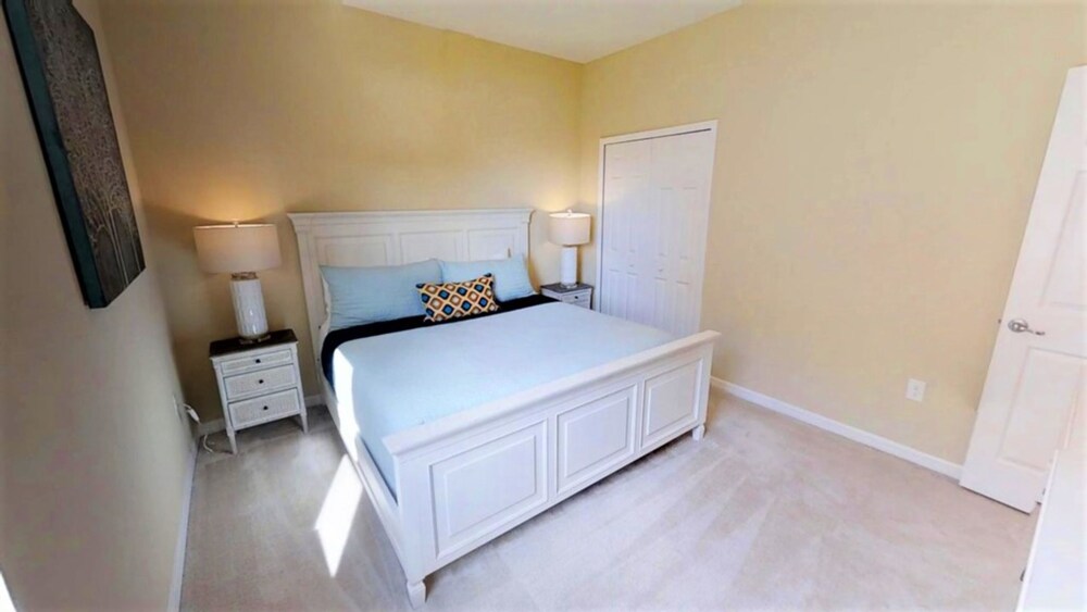Golden Palms Vacation Resort Eight bedroom - photo 30