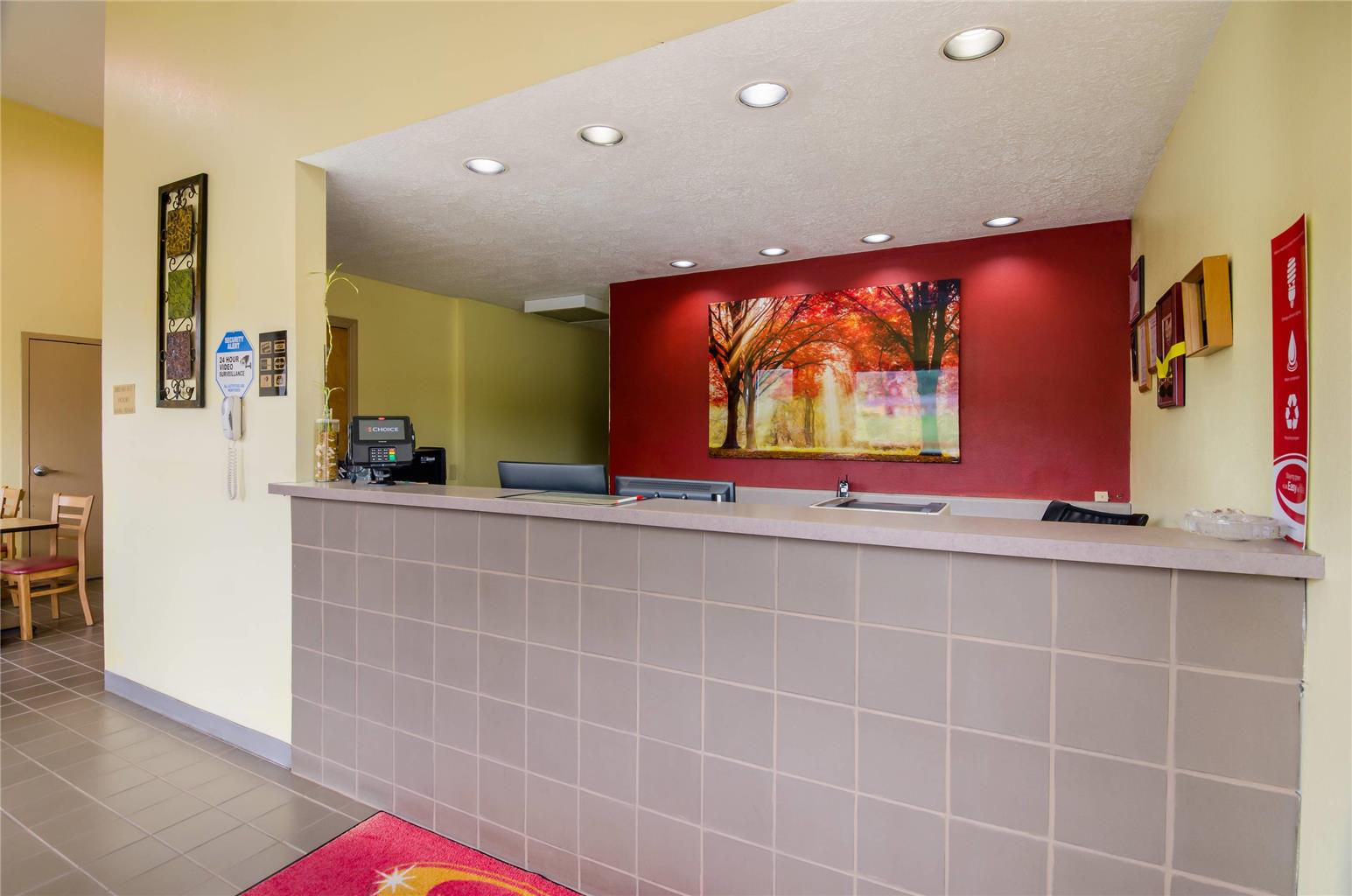 Econo Lodge Marion I 81 - photo 8