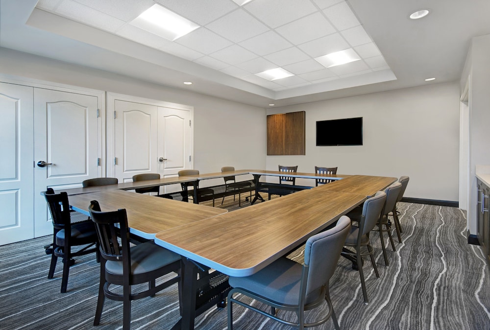Staybridge Suites Sterling Heights Detroit by IHG - photo 44