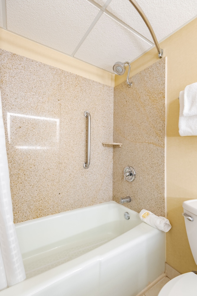 Wyndham Omaha West Dodge - photo 25