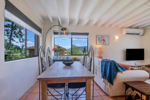 Tropical Dreaming in the Heart of Indooroopilly in Brisbane, Australia