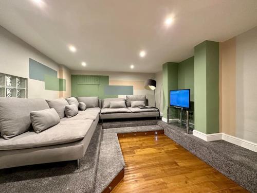 Stunning 5 bed house in Chapel Allerton sleeps 9 — 4-Star Luxury Hotel in Leeds, United Kingdom