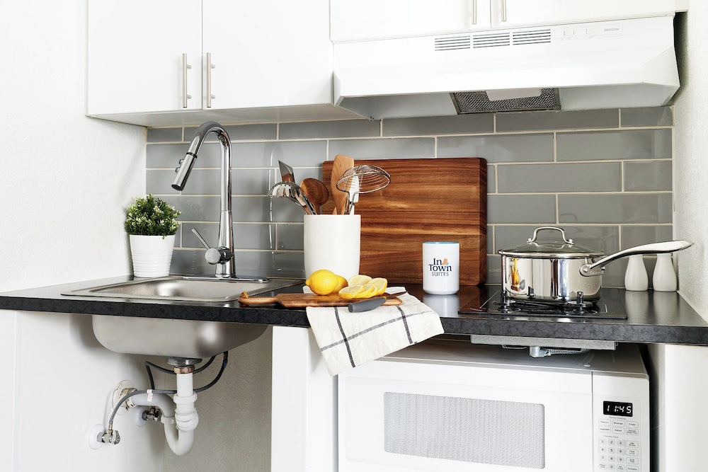 InTown Suites Extended Stay Dallas TX Love Field Airport - photo 14
