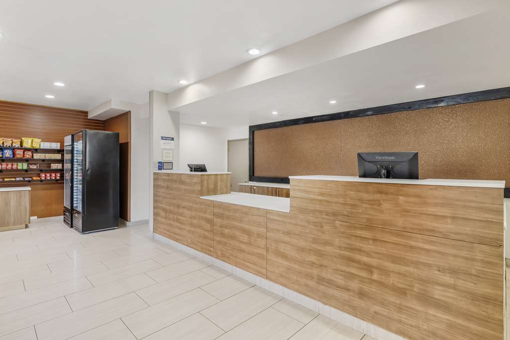 Best Western Carlsbad by the Sea - photo 32